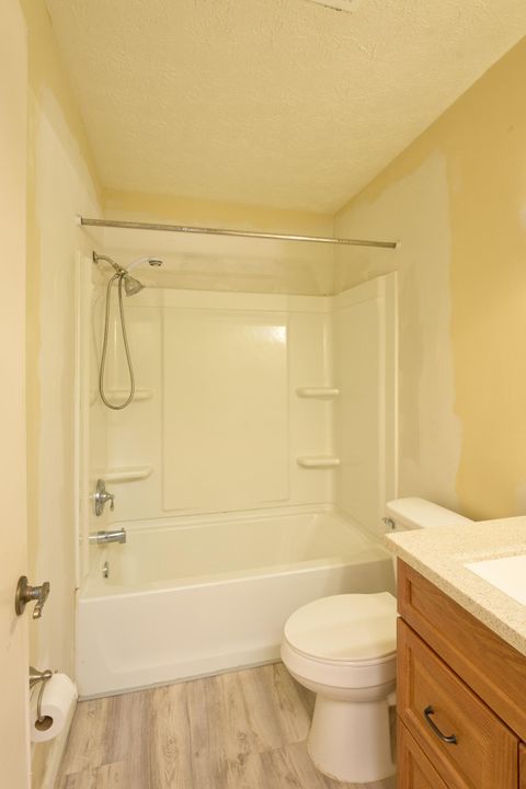 For Sale: $264,900 (3 beds, 2 baths, 1541 Square Feet)