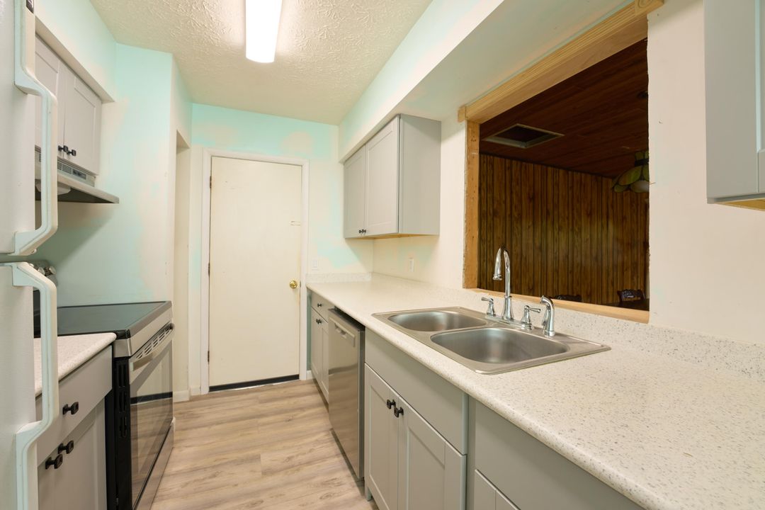 For Sale: $264,900 (3 beds, 2 baths, 1541 Square Feet)