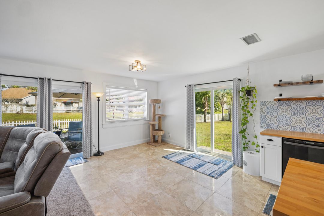 待售: $460,000 (3 贝兹, 3 浴室, 1386 平方英尺)