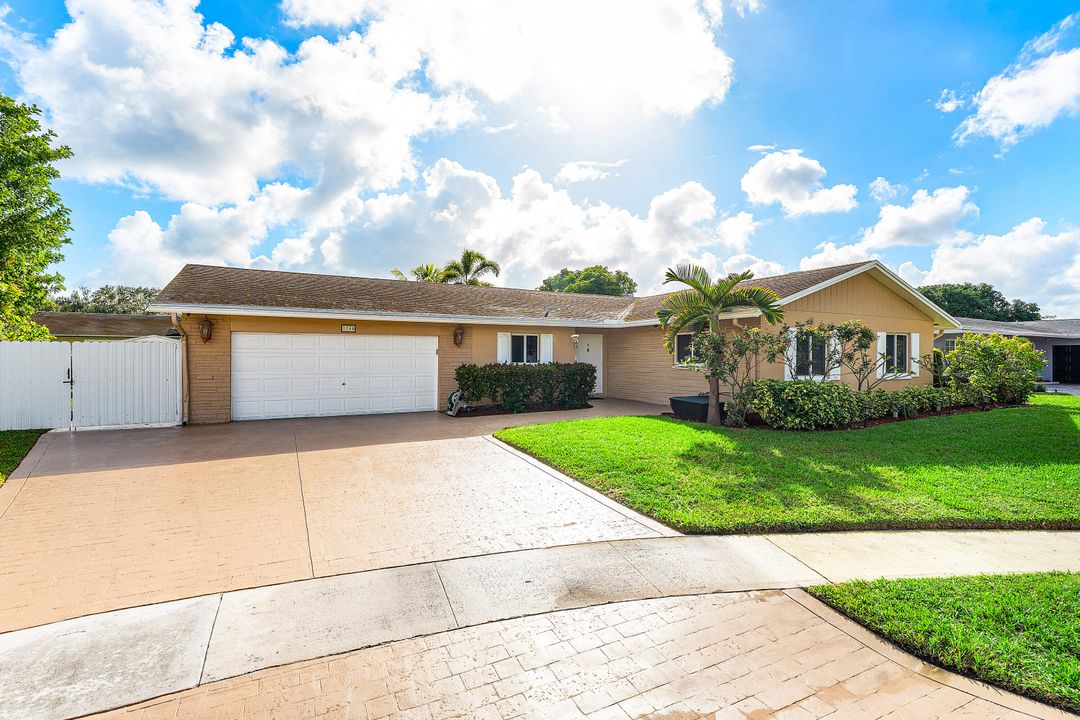 En Venta: $639,900 (3 camas, 2 baños, 1819 Pies cuadrados)