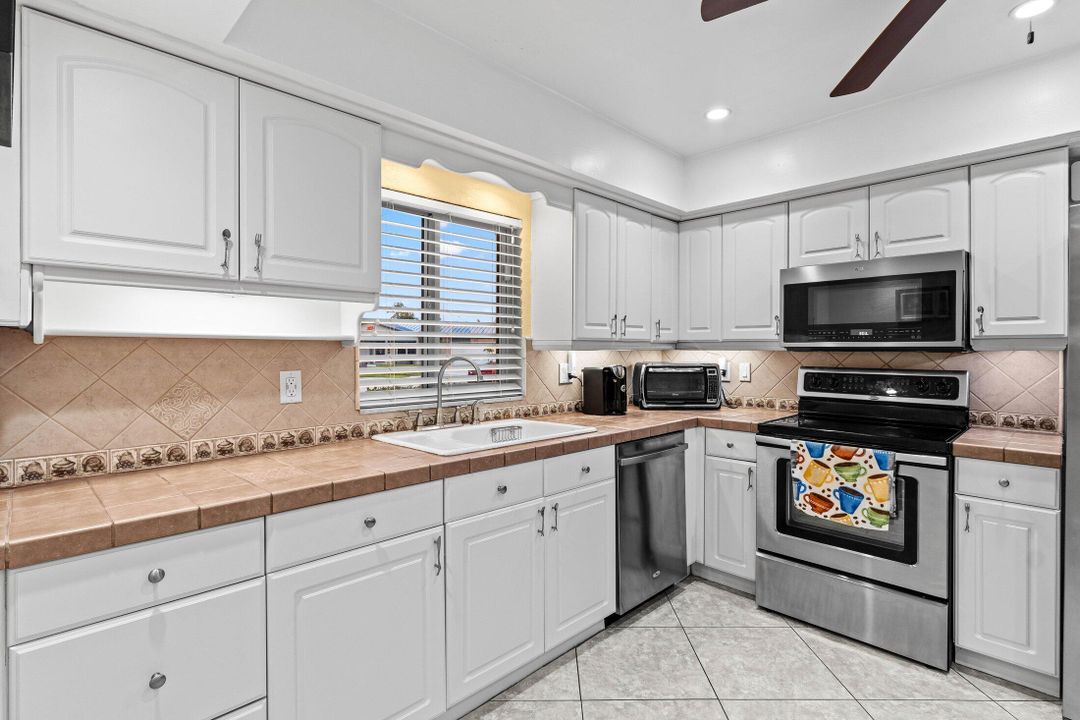 En Venta: $639,900 (3 camas, 2 baños, 1819 Pies cuadrados)