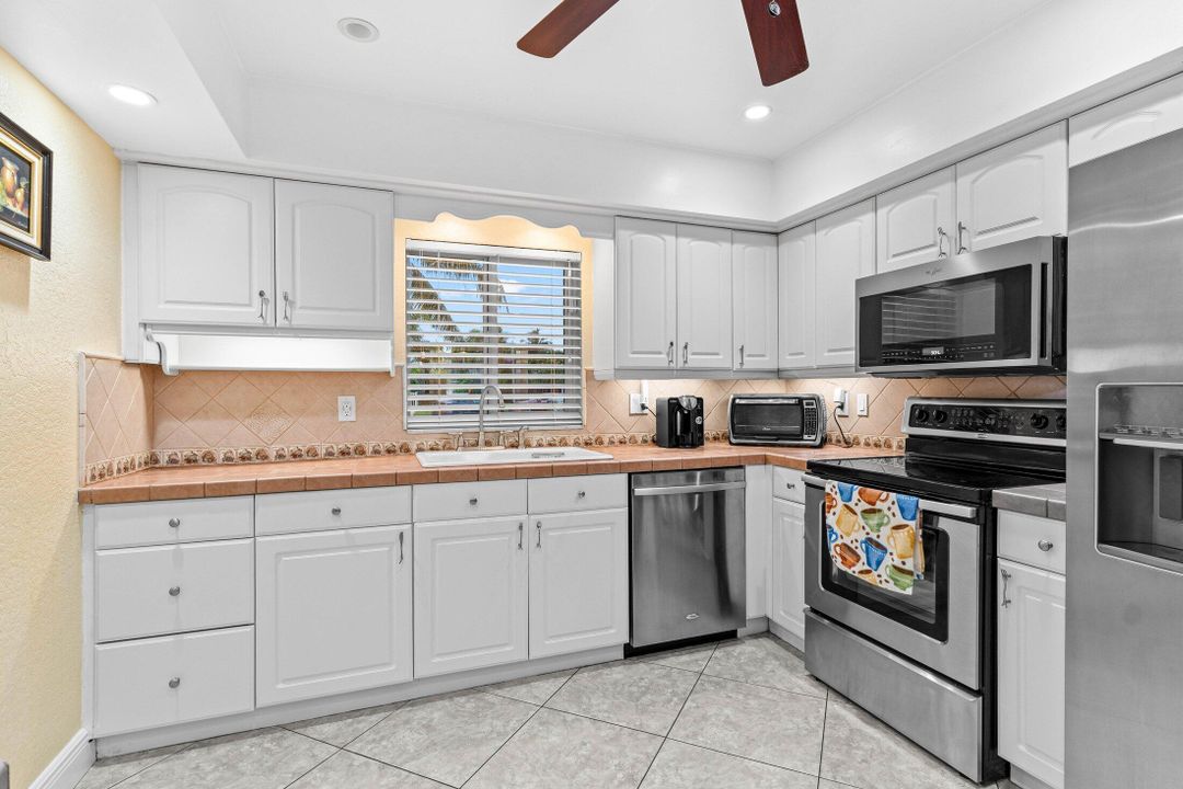 En Venta: $639,900 (3 camas, 2 baños, 1819 Pies cuadrados)