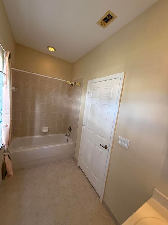 На продажу: $910,000 (6 спален, 3 ванн, 3662 Квадратных фут)