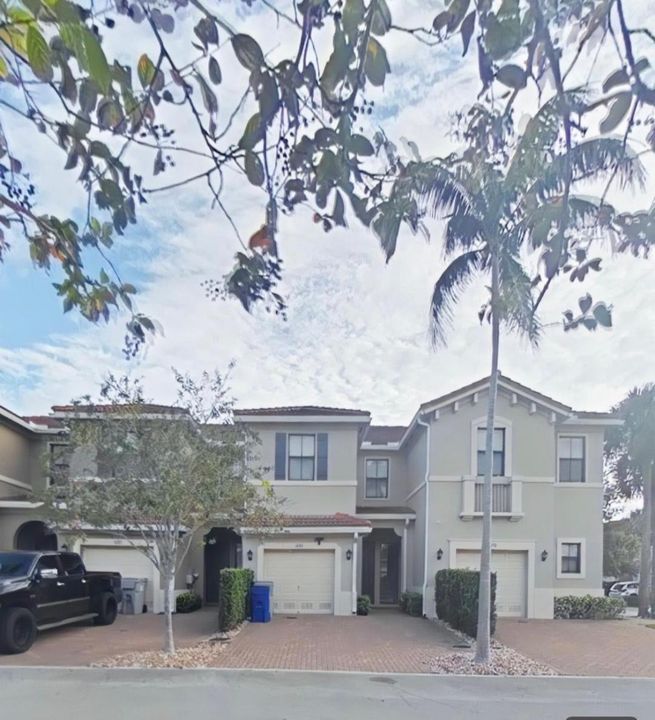 En Renta: $2,850 (3 camas, 2 baños, 1495 Pies cuadrados)