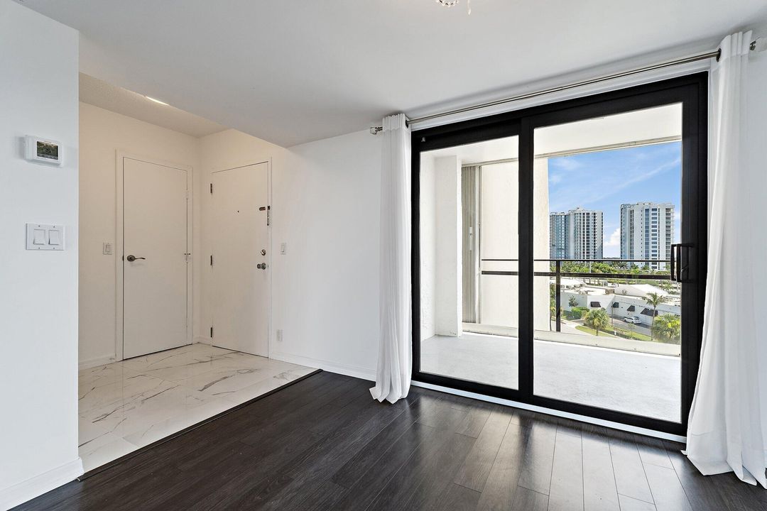 待售: $405,000 (2 贝兹, 2 浴室, 1160 平方英尺)