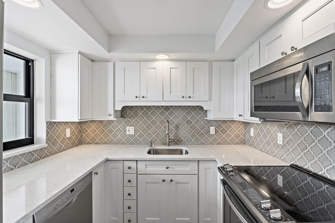 待售: $405,000 (2 贝兹, 2 浴室, 1160 平方英尺)