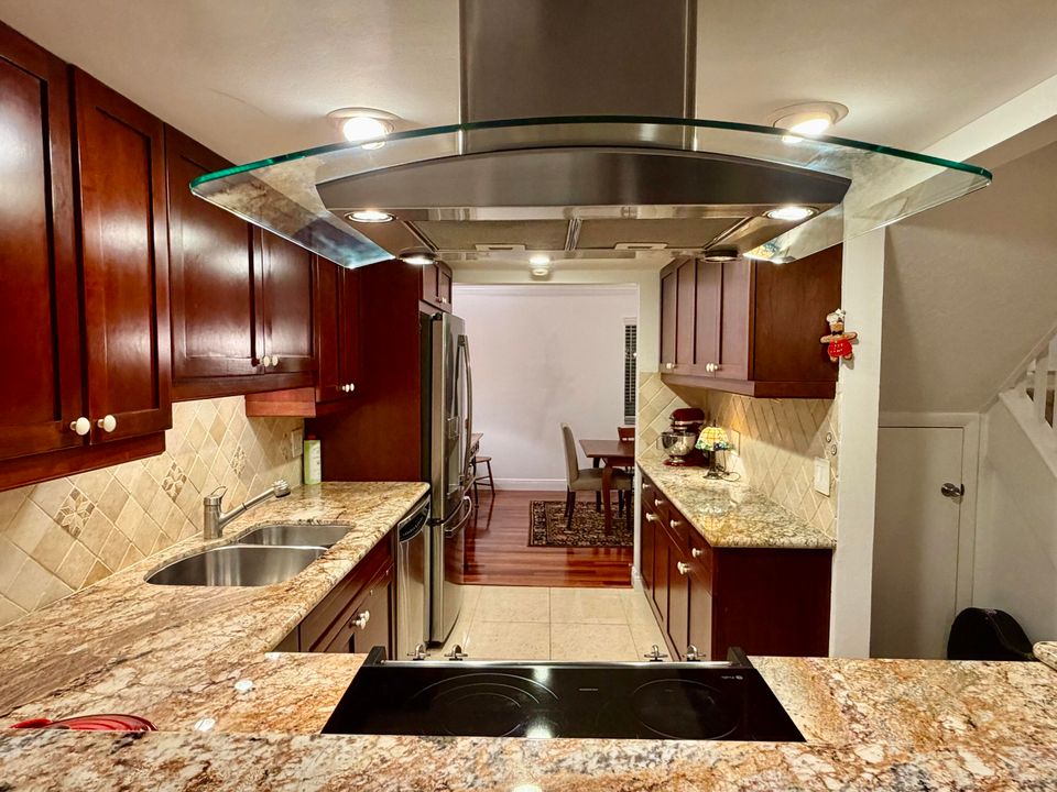 En Venta: $725,000 (2 camas, 2 baños, 1489 Pies cuadrados)