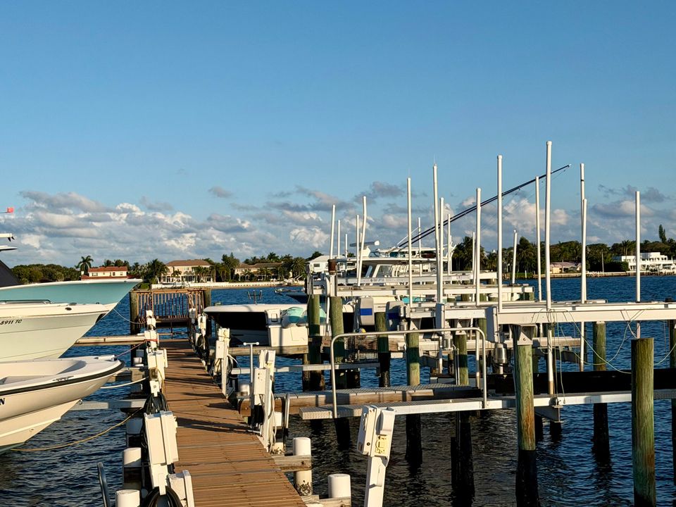 En Venta: $725,000 (2 camas, 2 baños, 1489 Pies cuadrados)