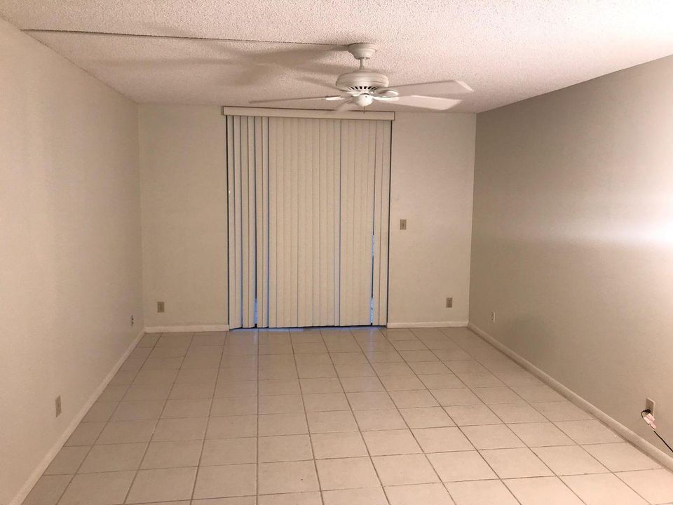 出租: $2,100 (2 贝兹, 2 浴室, 1033 平方英尺)