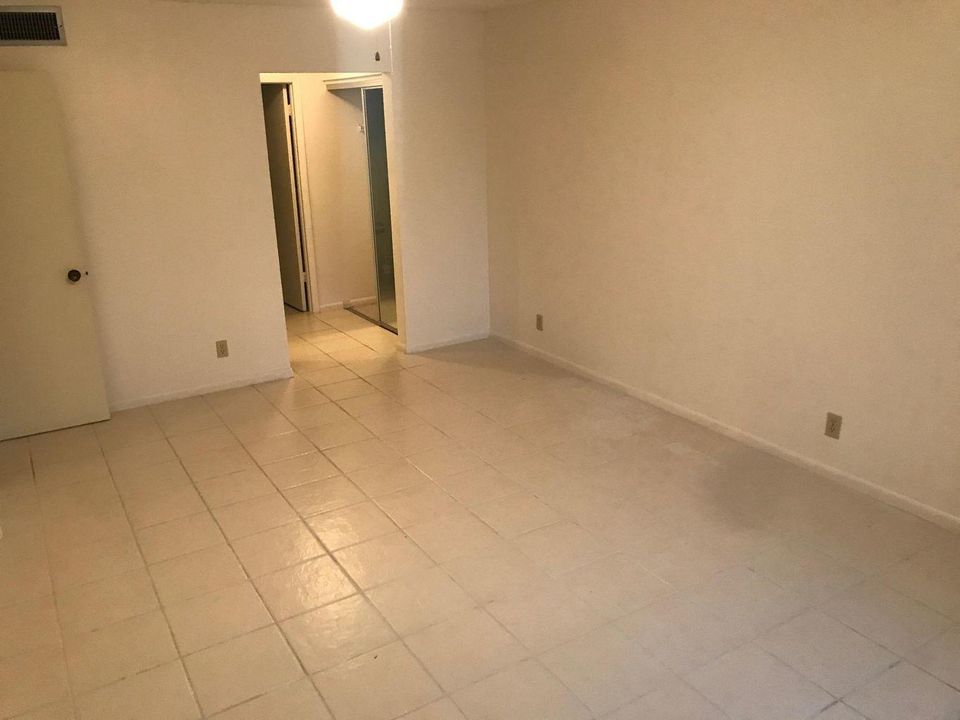 出租: $2,100 (2 贝兹, 2 浴室, 1033 平方英尺)