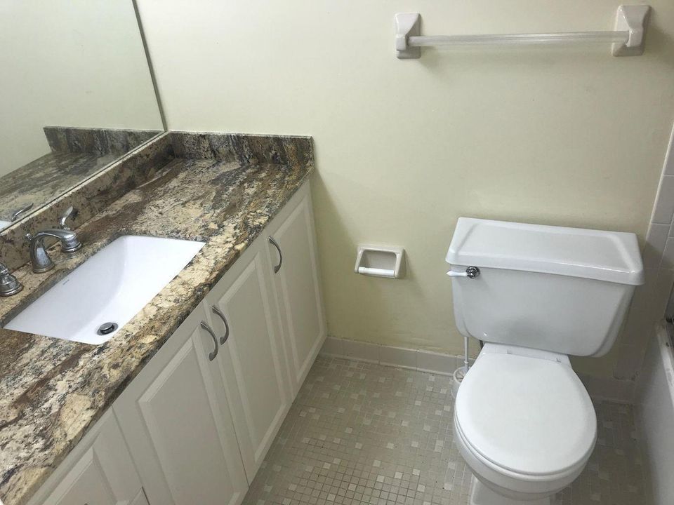 出租: $2,100 (2 贝兹, 2 浴室, 1033 平方英尺)