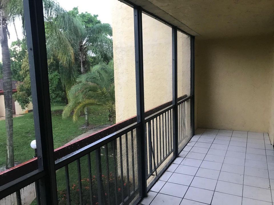 出租: $2,100 (2 贝兹, 2 浴室, 1033 平方英尺)