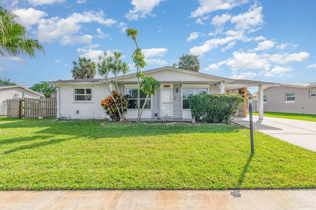 For Sale: $280,000 (3 beds, 2 baths, 1285 Square Feet)