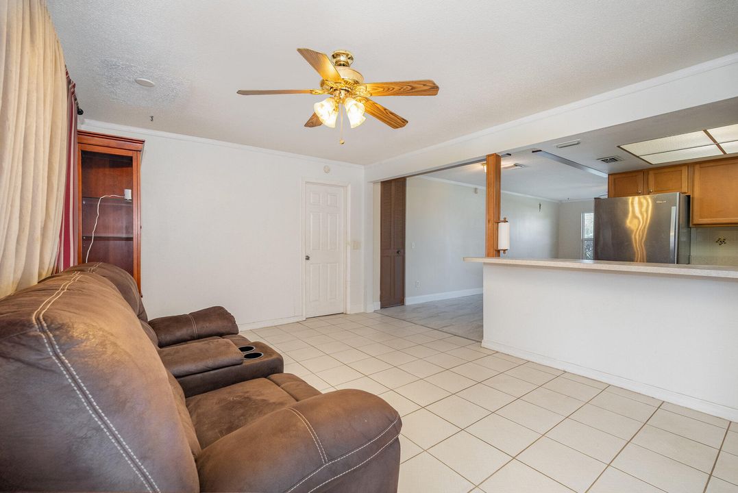 For Sale: $280,000 (3 beds, 2 baths, 1285 Square Feet)