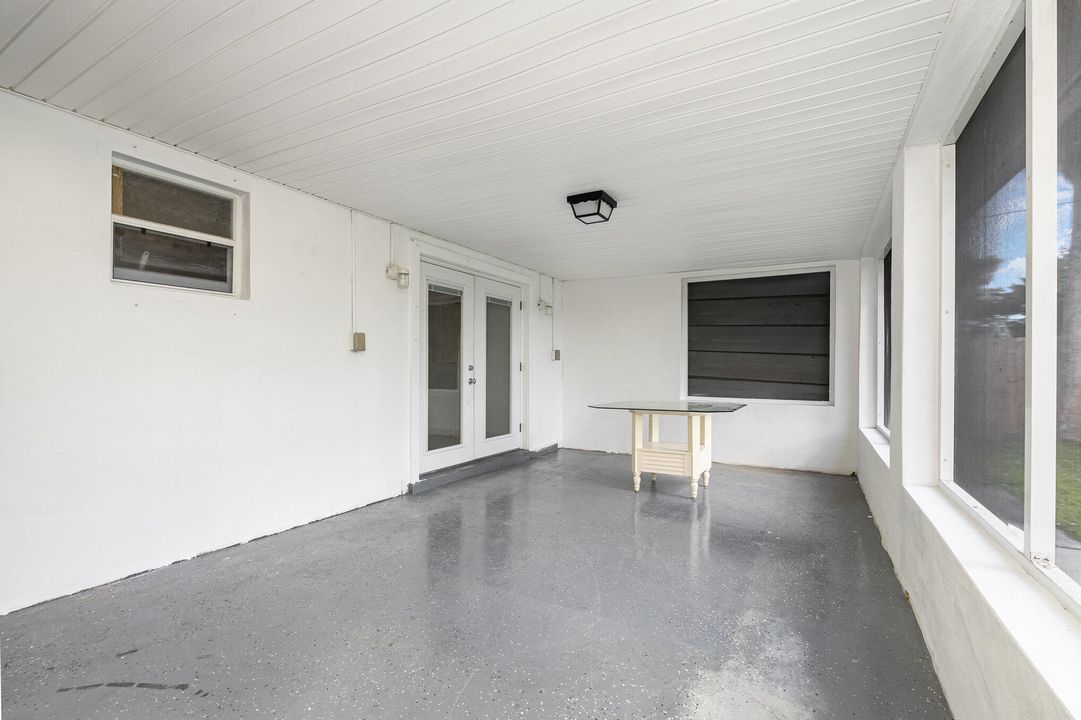 For Sale: $280,000 (3 beds, 2 baths, 1285 Square Feet)