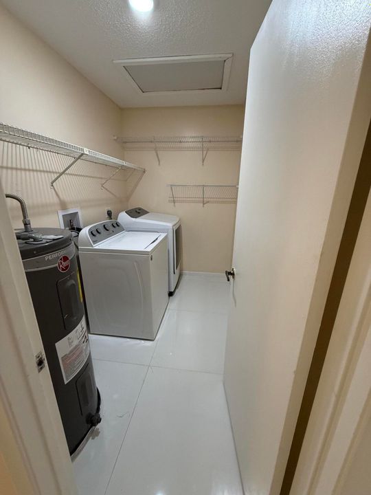 В аренду: $2,350 (2 спален, 2 ванн, 1102 Квадратных фут)