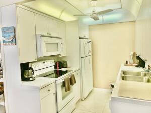 出租: $1,300 (1 贝兹, 1 浴室, 738 平方英尺)