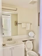 出租: $1,300 (1 贝兹, 1 浴室, 738 平方英尺)