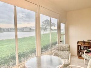 出租: $1,300 (1 贝兹, 1 浴室, 738 平方英尺)