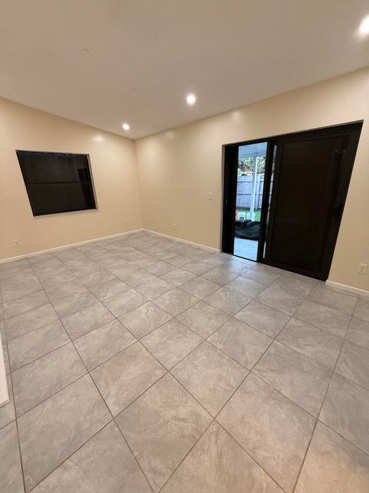 В аренду: $2,350 (2 спален, 2 ванн, 1102 Квадратных фут)