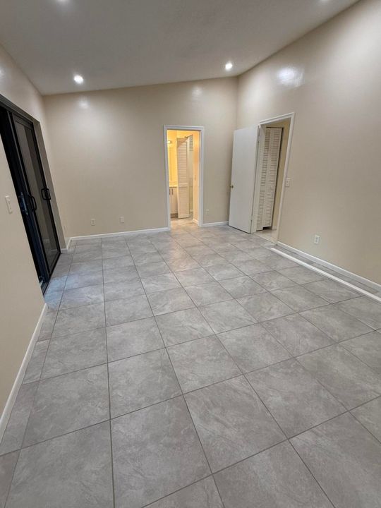 В аренду: $2,350 (2 спален, 2 ванн, 1102 Квадратных фут)