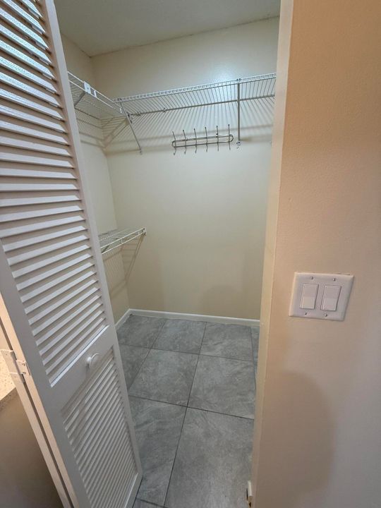 В аренду: $2,350 (2 спален, 2 ванн, 1102 Квадратных фут)