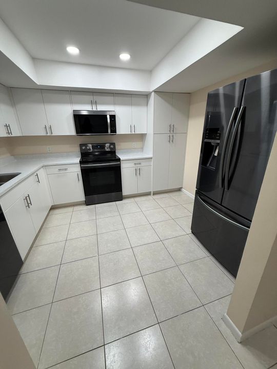 В аренду: $2,350 (2 спален, 2 ванн, 1102 Квадратных фут)