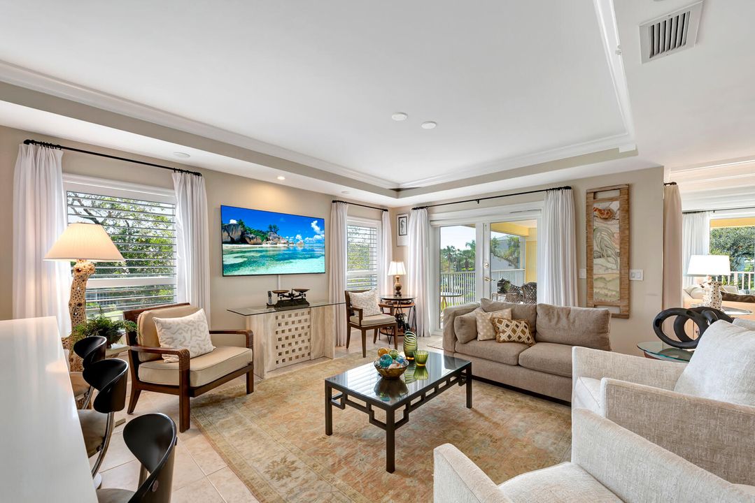 En Venta: $1,750,000 (3 camas, 3 baños, 2496 Pies cuadrados)