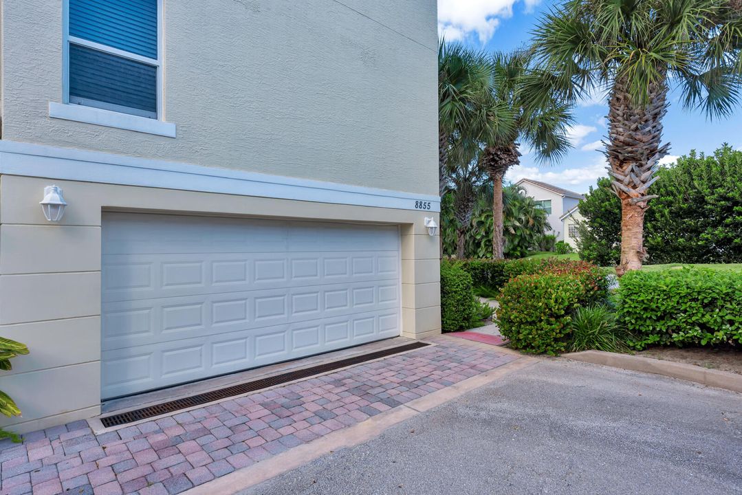 En Venta: $1,750,000 (3 camas, 3 baños, 2496 Pies cuadrados)