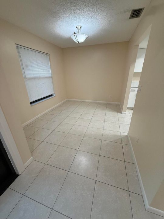 В аренду: $2,350 (2 спален, 2 ванн, 1102 Квадратных фут)