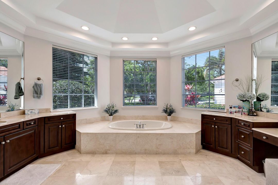 En Venta: $1,895,000 (3 camas, 4 baños, 3514 Pies cuadrados)