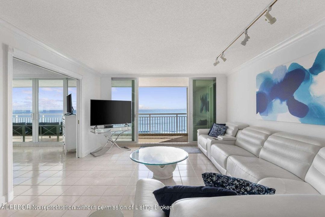 For Sale: $1,295,000 (2 beds, 2 baths, 1592 Square Feet)