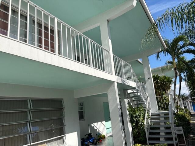 На продажу: $198,000 (2 спален, 1 ванн, 925 Квадратных фут)