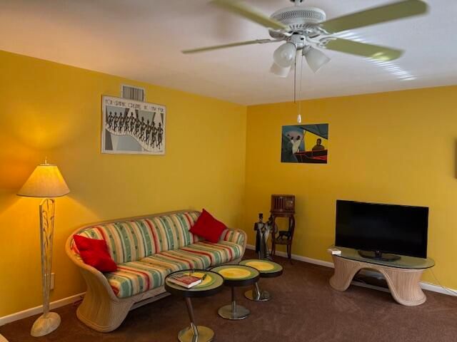 На продажу: $198,000 (2 спален, 1 ванн, 925 Квадратных фут)