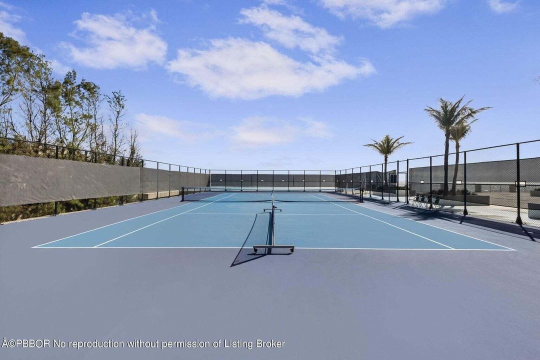 For Sale: $1,295,000 (2 beds, 2 baths, 1592 Square Feet)