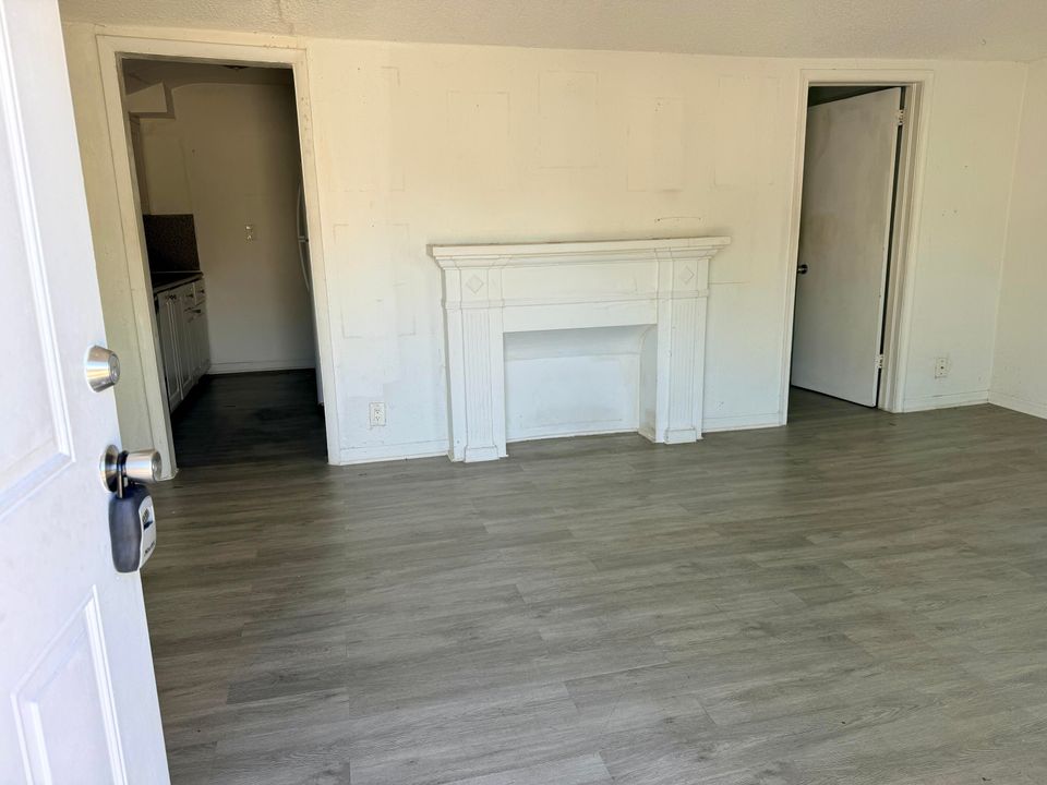 For Rent: $1,400 (1 beds, 1 baths, 600 Square Feet)