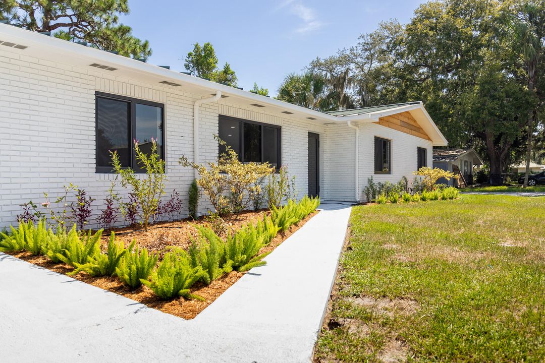 For Sale: $359,000 (3 beds, 2 baths, 1516 Square Feet)