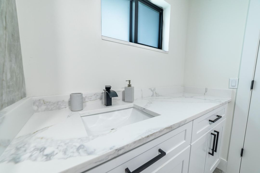 For Sale: $359,000 (3 beds, 2 baths, 1516 Square Feet)