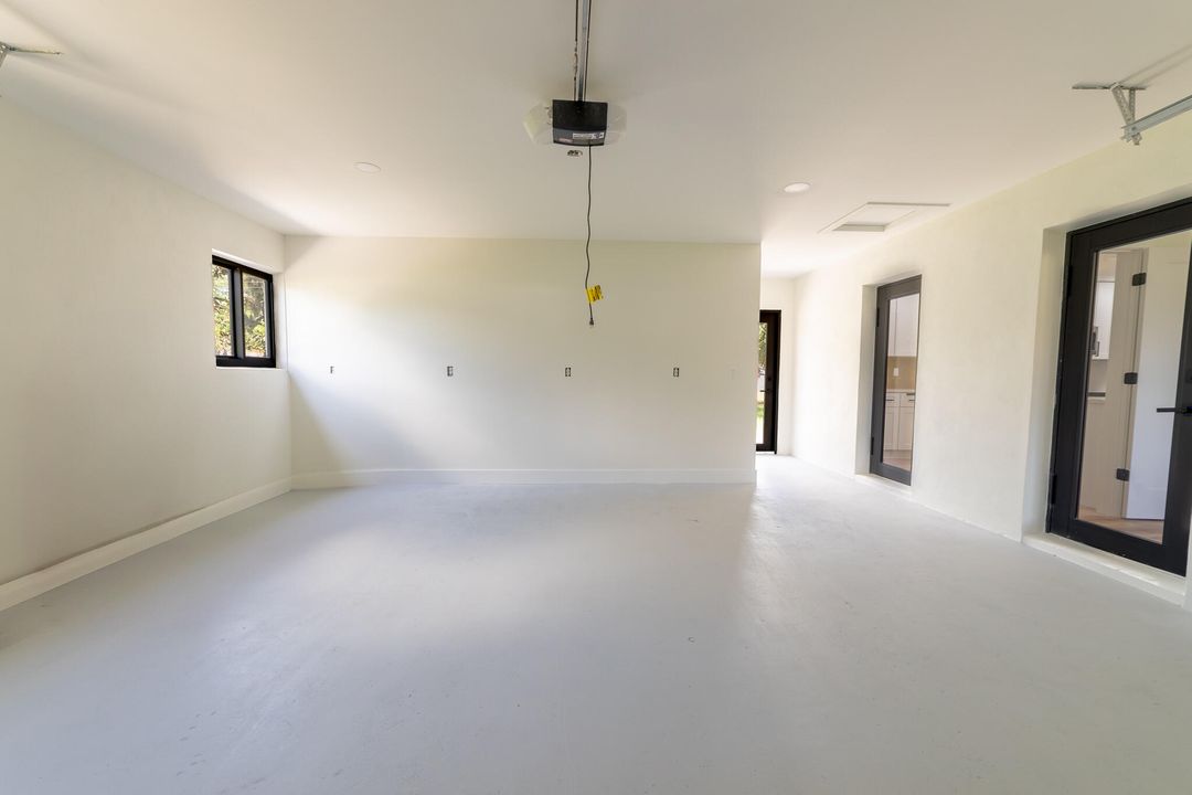 For Sale: $359,000 (3 beds, 2 baths, 1516 Square Feet)