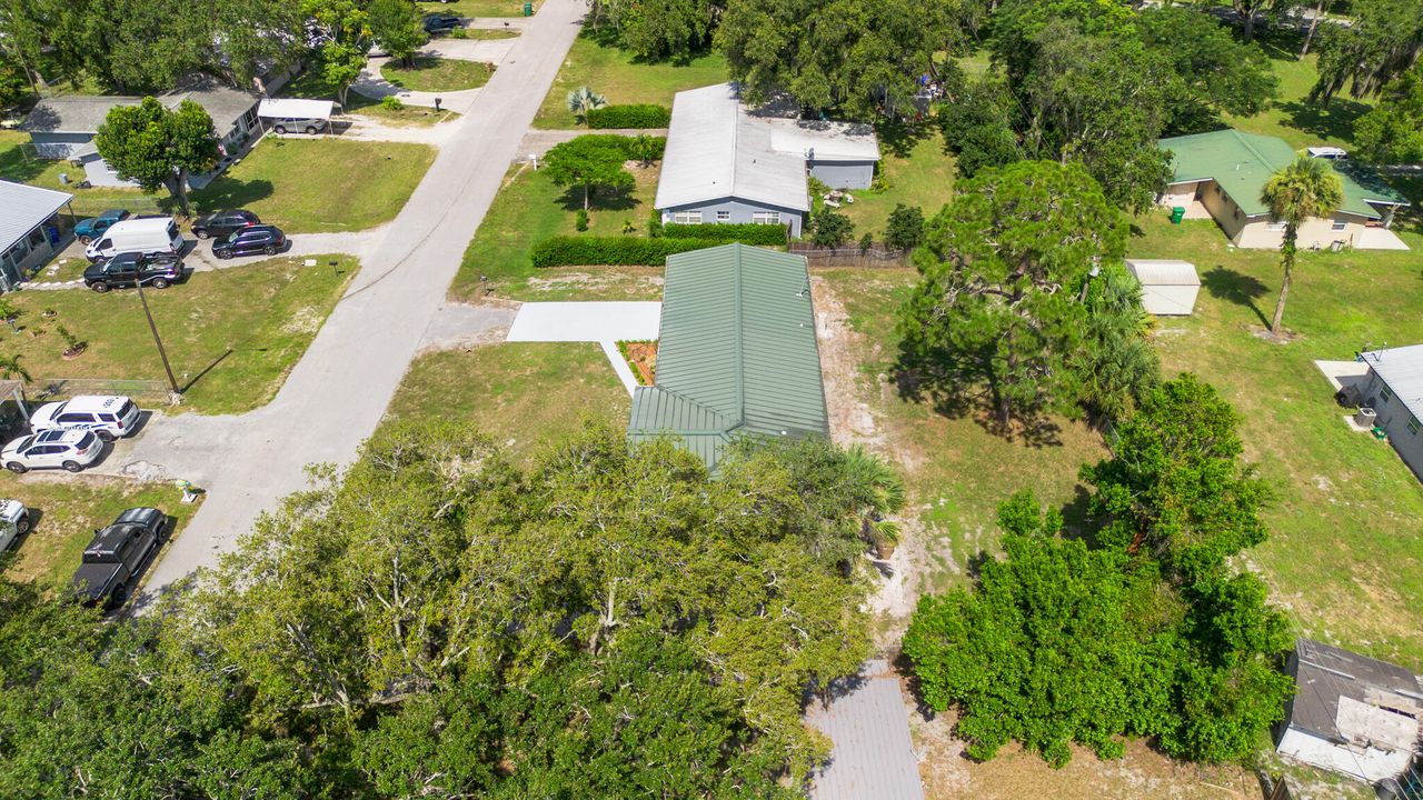 For Sale: $359,000 (3 beds, 2 baths, 1516 Square Feet)