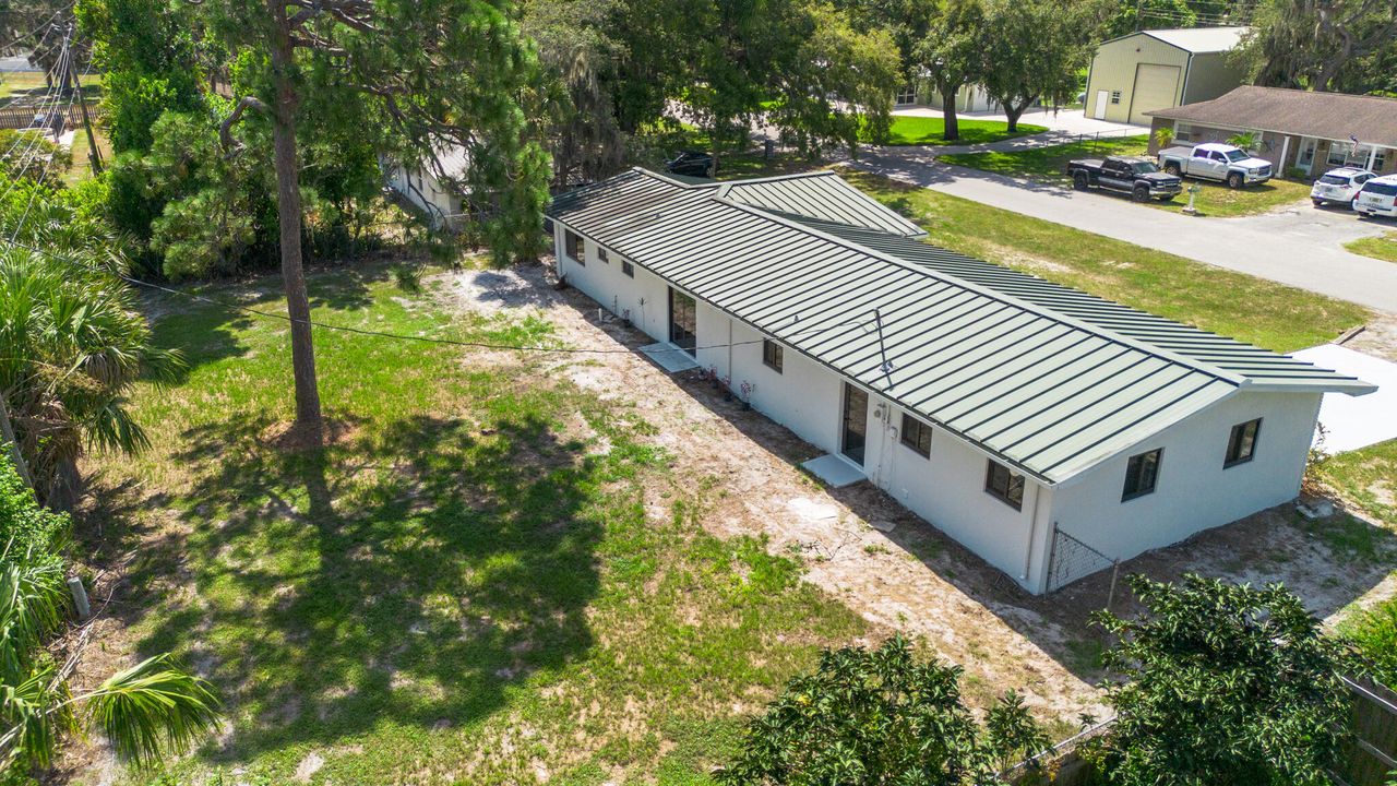 For Sale: $359,000 (3 beds, 2 baths, 1516 Square Feet)