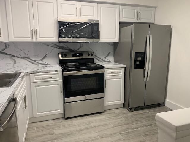 For Rent: $2,400 (3 beds, 2 baths, 1260 Square Feet)