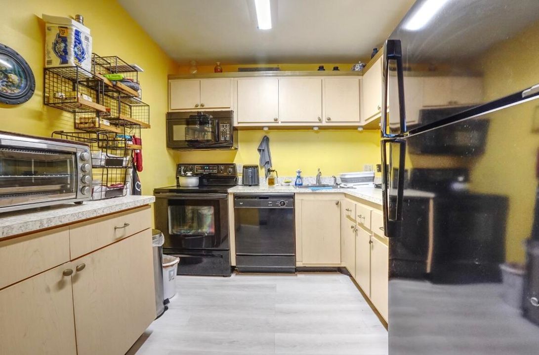 На продажу: $124,000 (3 спален, 2 ванн, 1088 Квадратных фут)