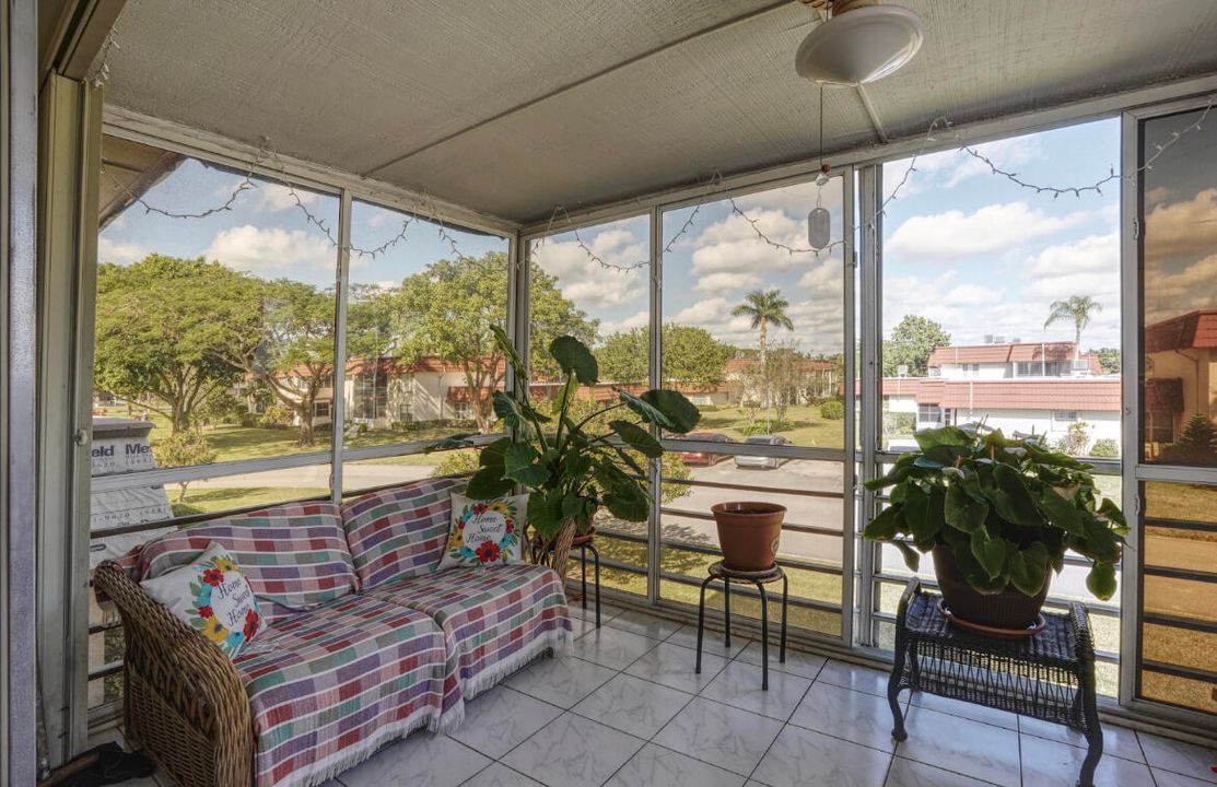 На продажу: $124,000 (3 спален, 2 ванн, 1088 Квадратных фут)