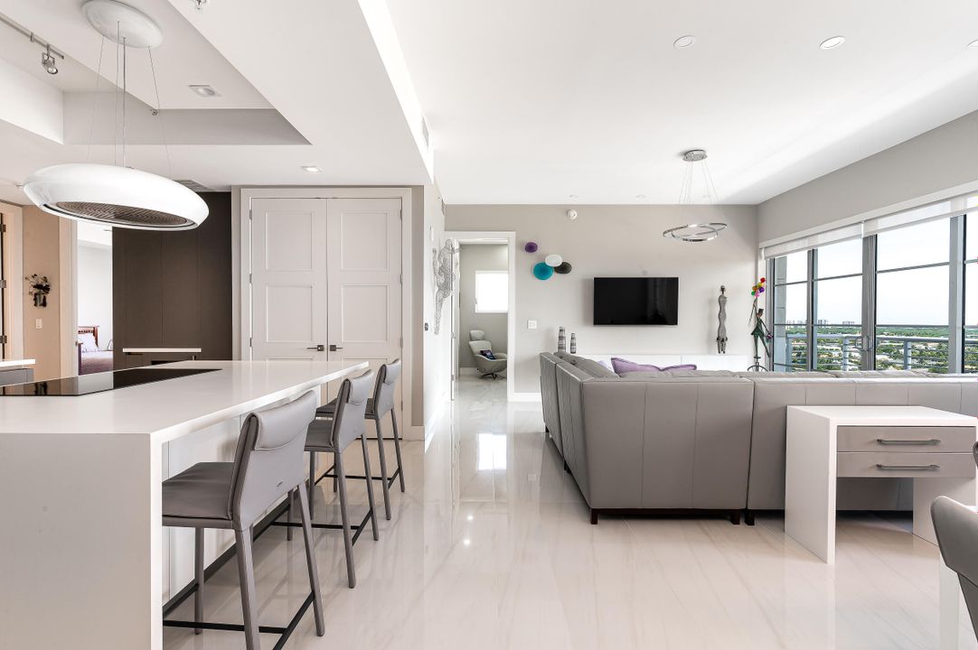 En Venta: $2,200,000 (3 camas, 2 baños, 1919 Pies cuadrados)