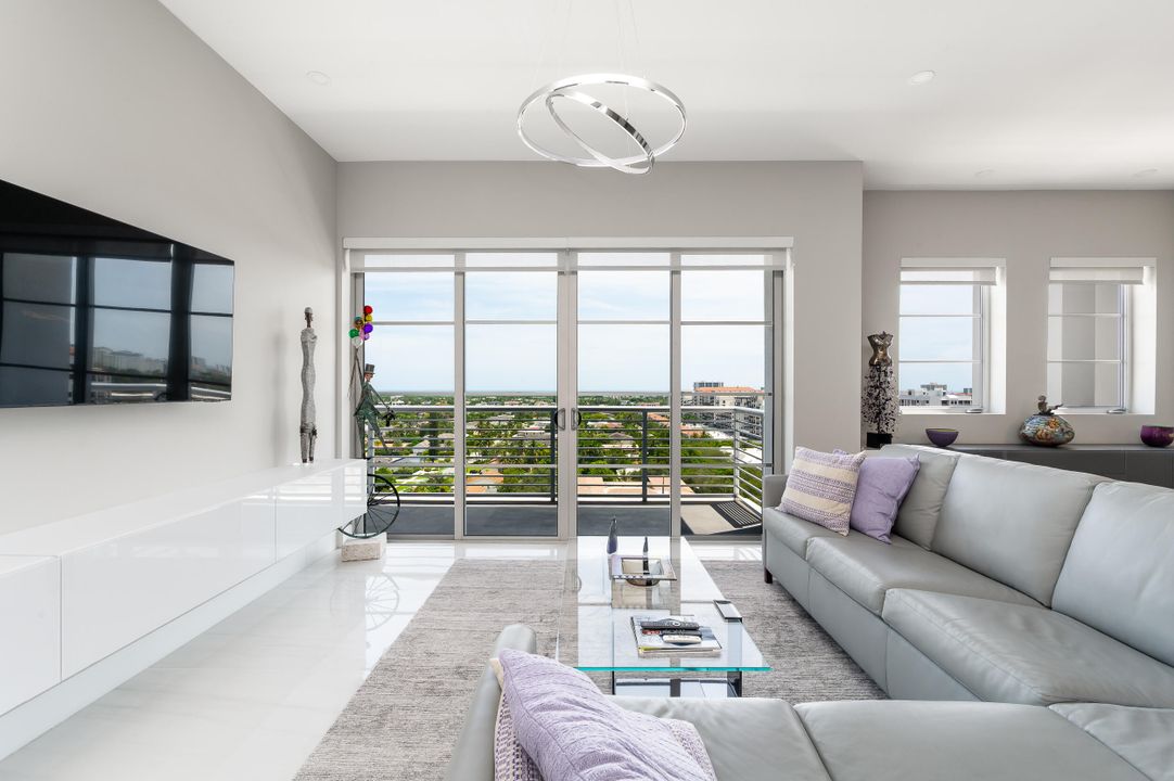 En Venta: $2,200,000 (3 camas, 2 baños, 1919 Pies cuadrados)