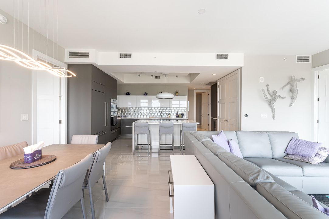 En Venta: $2,200,000 (3 camas, 2 baños, 1919 Pies cuadrados)