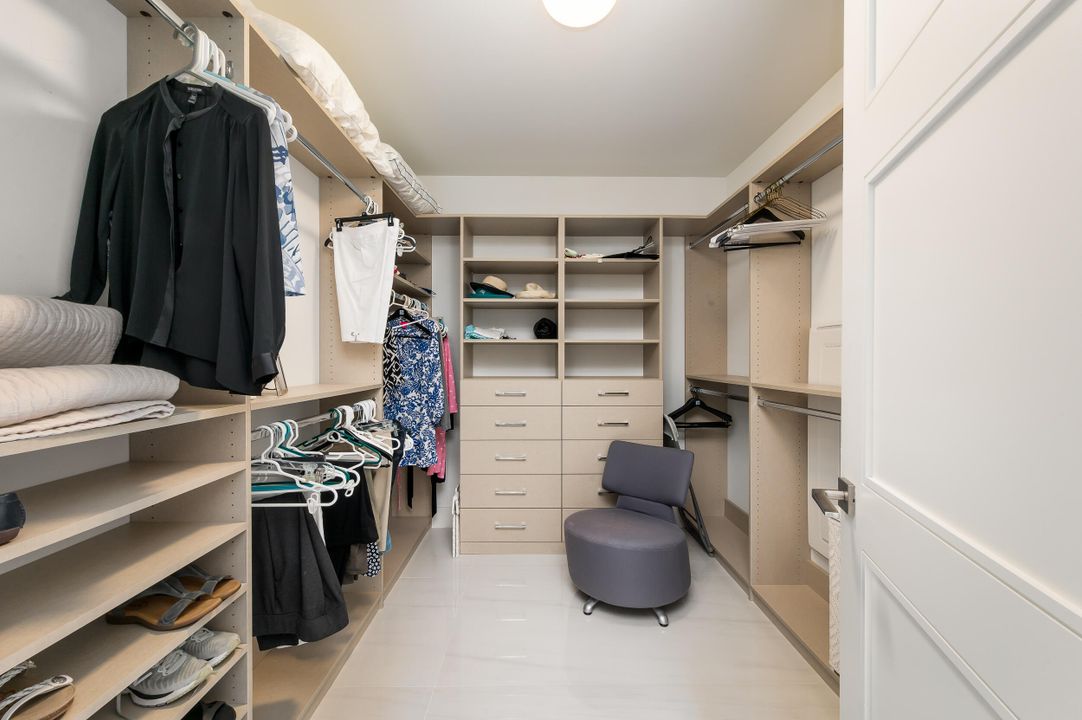 En Venta: $2,200,000 (3 camas, 2 baños, 1919 Pies cuadrados)