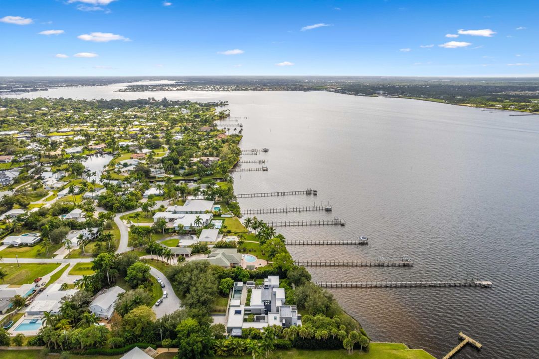 For Sale: $6,495,000 (5 beds, 5 baths, 6678 Square Feet)