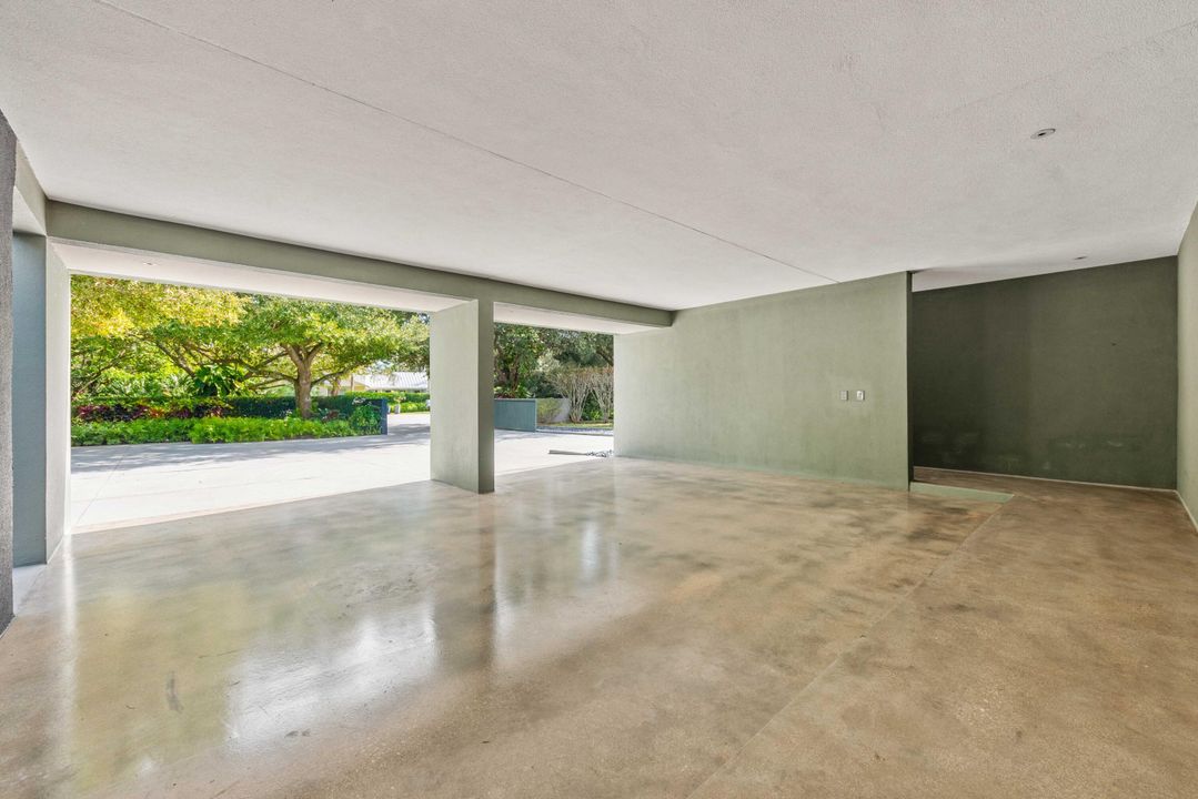 For Sale: $6,495,000 (5 beds, 5 baths, 6678 Square Feet)